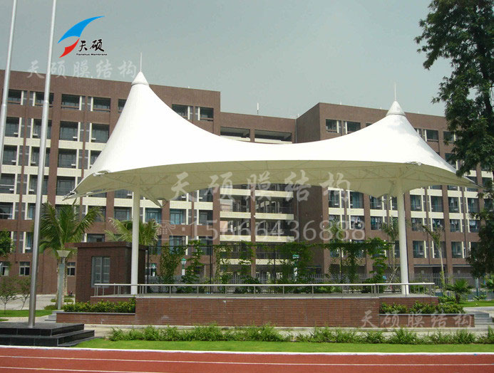 希望小學(xué)運(yùn)動(dòng)場膜結(jié)構(gòu)看臺(tái)